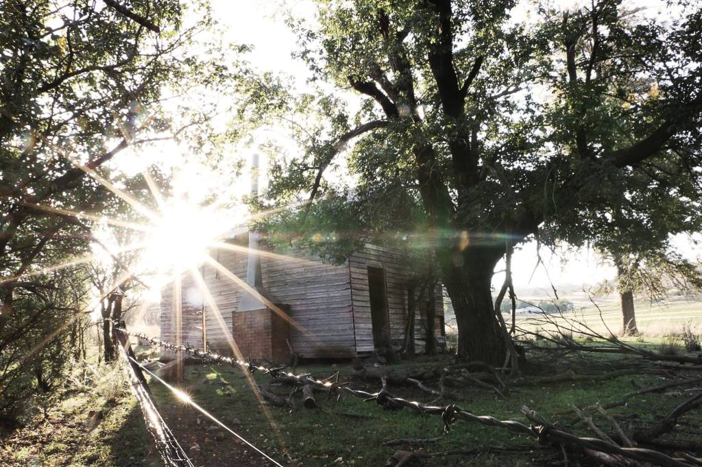 JDolbel_May2015_SunsetCabin_Australiana