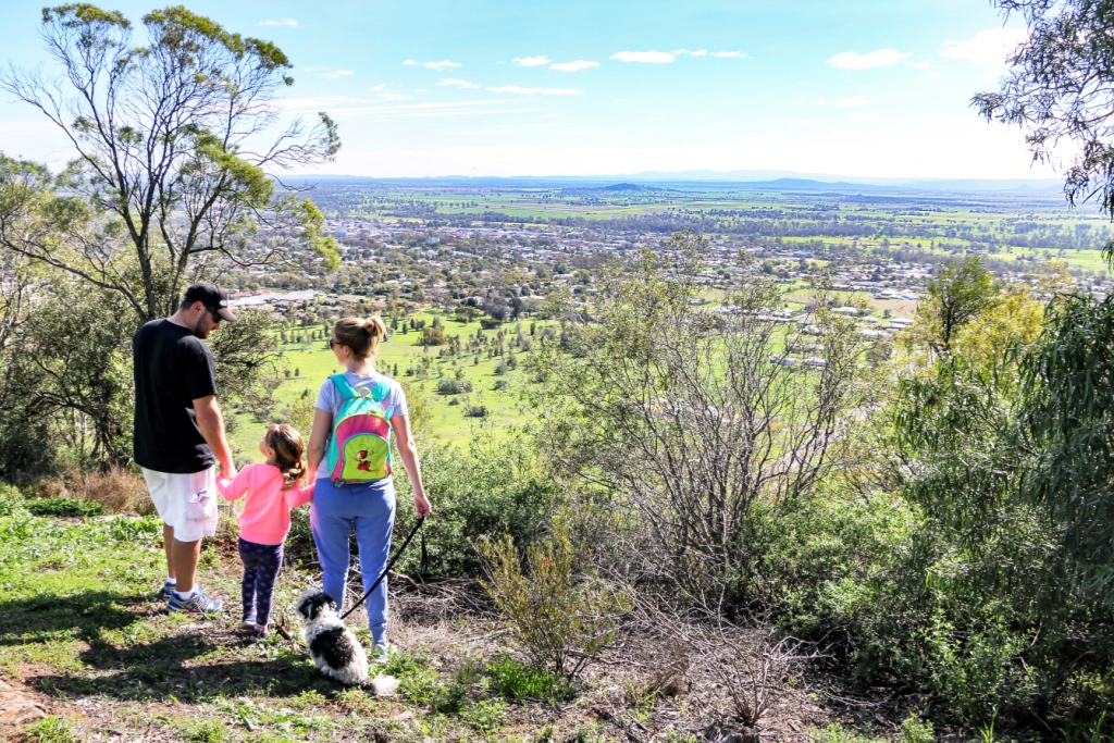 10_marg-carr-family-bushwalk-to-the-top-after-rain