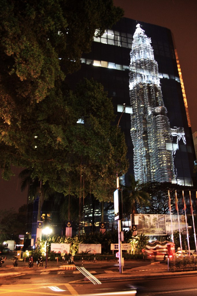 lucashawkins_jan17reflectioncomp_sky-scraper-on-building